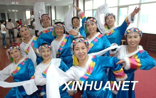 深圳网站建设工作室 书“为善最乐”给深圳民政刘润华局长